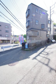 【前面道路含む現地写真】 | 【仲介手数料無料！！】川崎市麻生区東百合丘2丁目　中古戸建て　2649万円