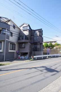 【前面道路含む現地写真】 | 【仲介手数料無料！！】川崎市麻生区東百合丘2丁目　中古戸建て　2649万円