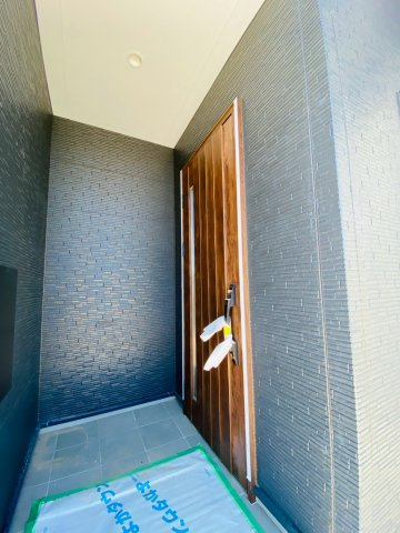 よかタウン／西区中島町4期／9号棟の玄関