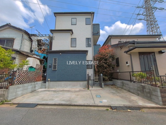 草加市新里町 中古戸建の外観