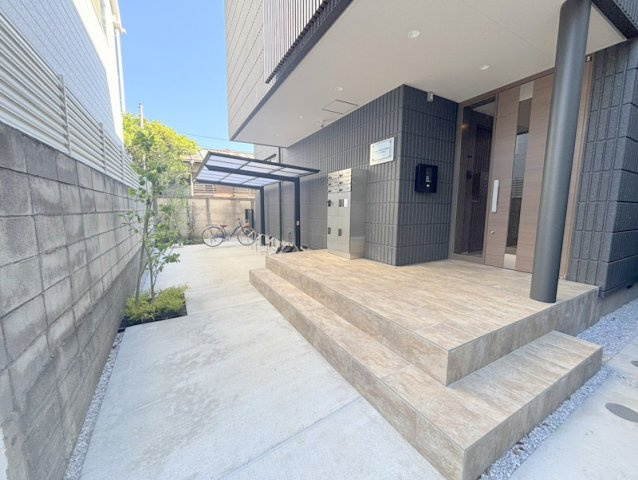 ＬＵＡＮＡ　ＴＥＲＲＡＣＥ　湘南鵠沼のロビー