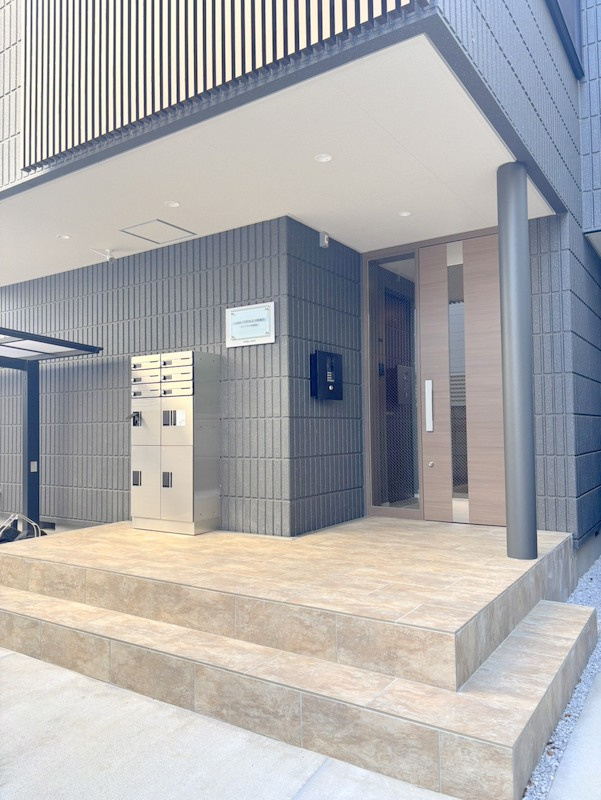 ＬＵＡＮＡ　ＴＥＲＲＡＣＥ　湘南鵠沼のエントランス