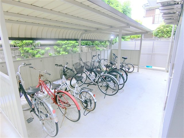 West F.Y.のその他共用部分|自転車置き場