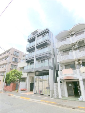 West F.Y.の外観