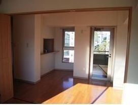 アーバンクレスト片町の居間・リビング|洋室のお部屋です。