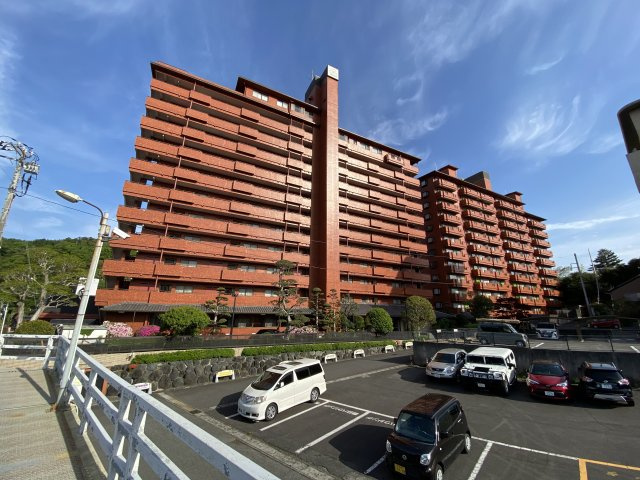 ロイヤルマンション伊豆長岡の外観