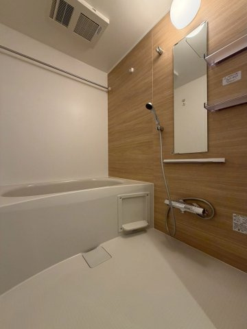 Louis Residence弁天町の浴室