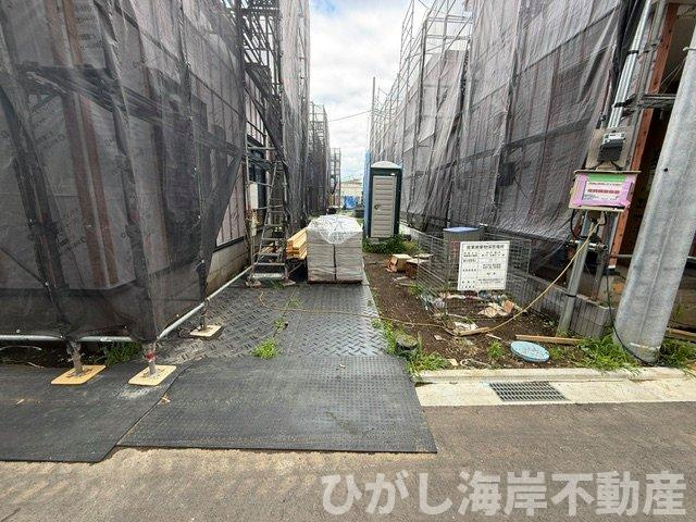 平塚市西真土1丁目 　新築戸建　全16棟の駐車場|6月15日撮影　建築中　現地外観