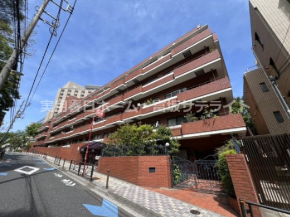大きなマンションで管理体制が良好です