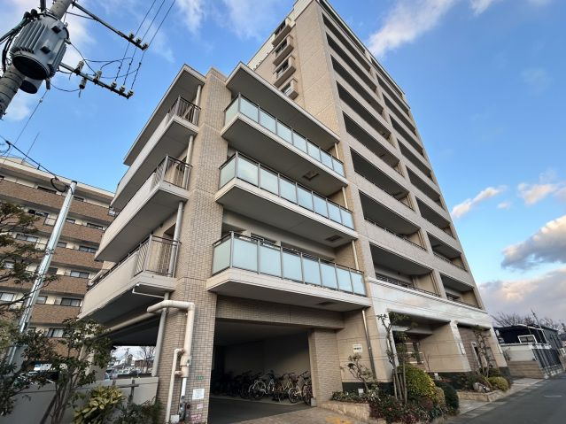 アーサー小森野リバーパークの外観