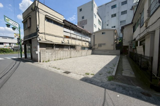 【周辺】 | 千石＿売地 | ※掲載写真は更地渡しを想定したAI加工イメージです。現況はレンタル自転車設置中。引渡し時は更地渡し予定（現況優先）