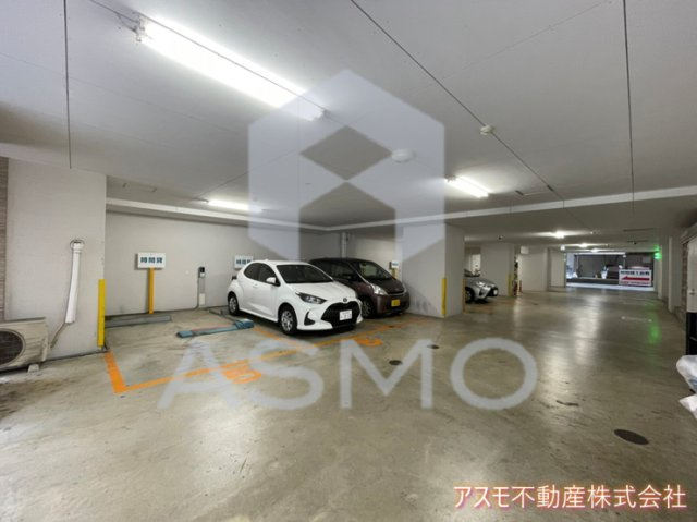 【駐車場】 | SERENiTE本町エコート | 同マンション別部屋参考写真