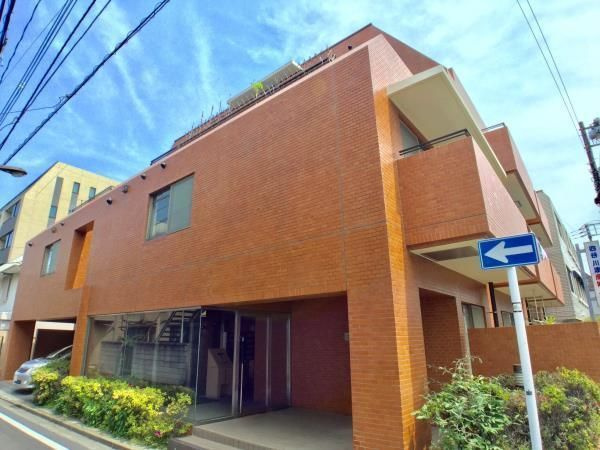 クレールメゾン左門町のエントランス