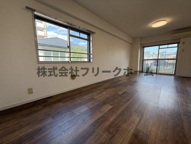 武蔵野市吉祥寺北町４丁目の賃貸マンションの居間・リビング