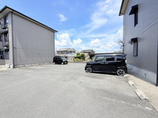【駐車場】