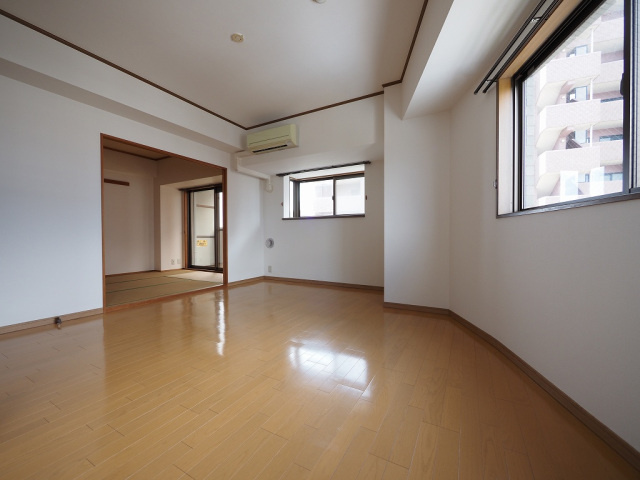 シーブリーズ東原弐番館の居間・リビング
