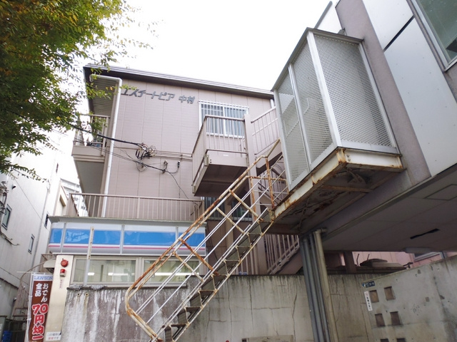 エステートピア中村の外観|赤羽駅まで徒歩1分！便利な場所にあります！