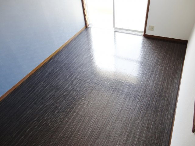 グリーンハイツ赤羽の洋室