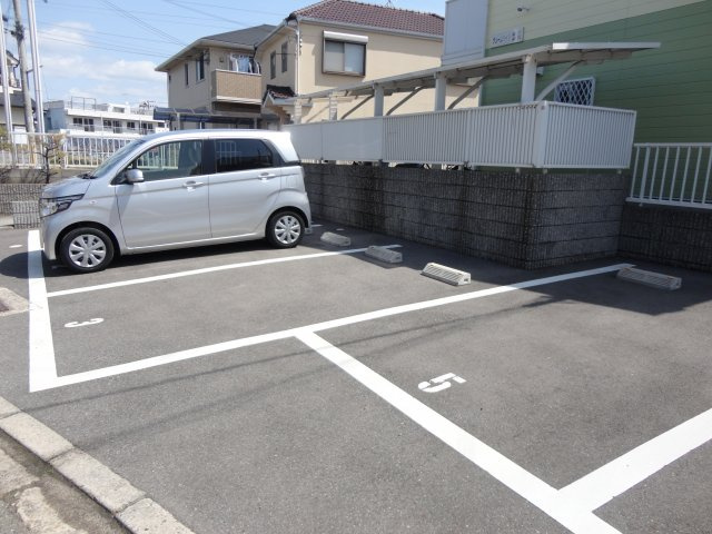 グリーンハイツ赤羽の駐車場