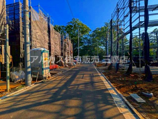 小平市上水本町2丁目 西武国分寺線 鷹の台駅 新築戸建の前面道路含む現地写真
