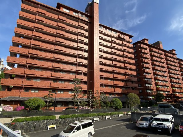 ロイヤルマンション伊豆長岡の外観