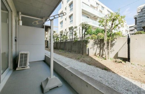 プライムアーバン目黒学芸大学のバルコニー