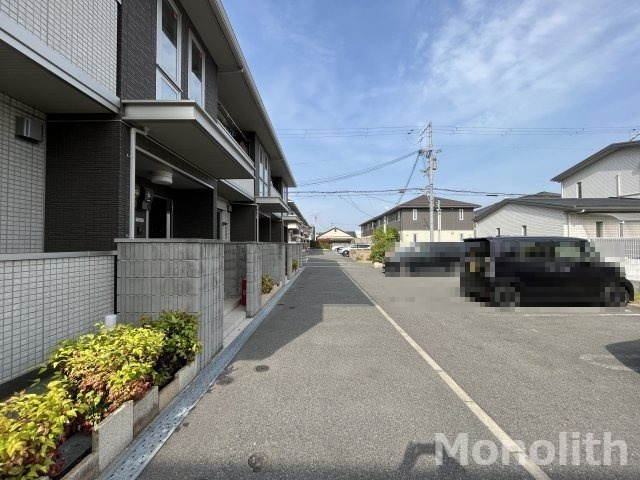 モンド・リヴェールⅠ棟の駐車場