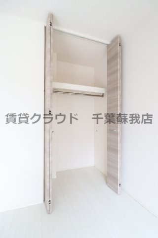 アン　リッシュの収納|ハンガーラック付きと棚付きの収納スペース！
