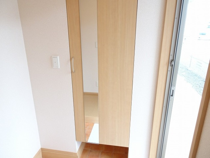 シャンテクレール　Ⅱの玄関|シューズクロークです