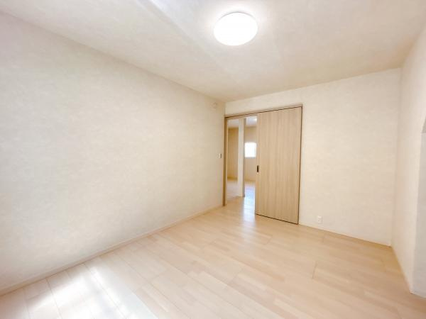 【洋室】 | 仲介手数料無料！岬小学校に通えるリフォーム済み中古住宅　宇部市昭和町三丁目 | 洋室です