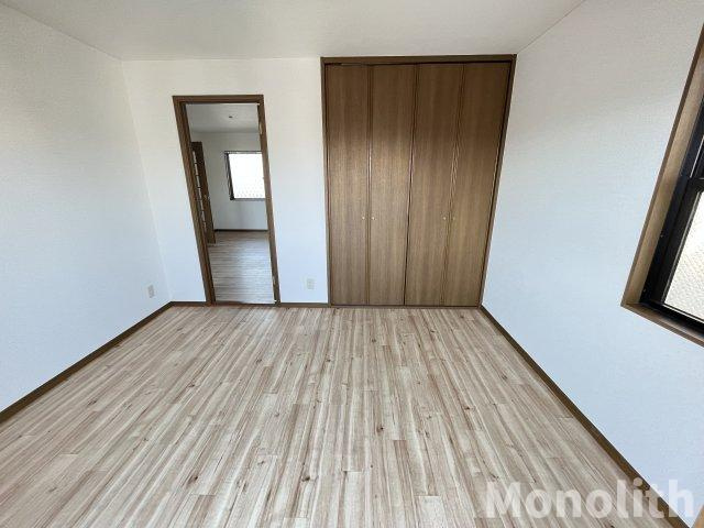 稲善マンションの洋室
