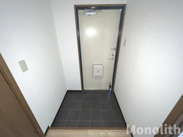 稲善マンションの玄関
