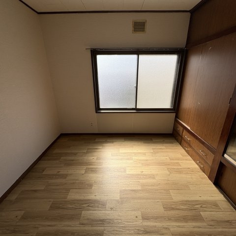 登別市常盤町3丁目18-3戸建の洋室