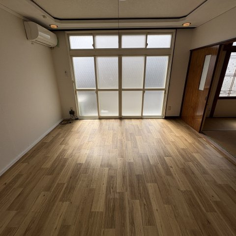 登別市常盤町3丁目18-3戸建の居間・リビング