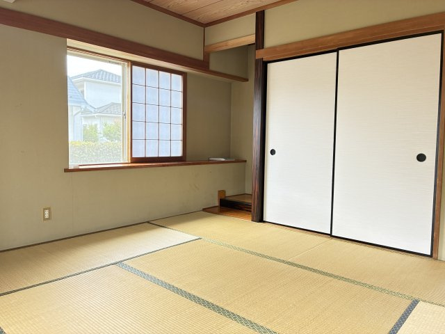 『鴻巣駅』東口22分の5LDKの中古戸建の和室|1階和室