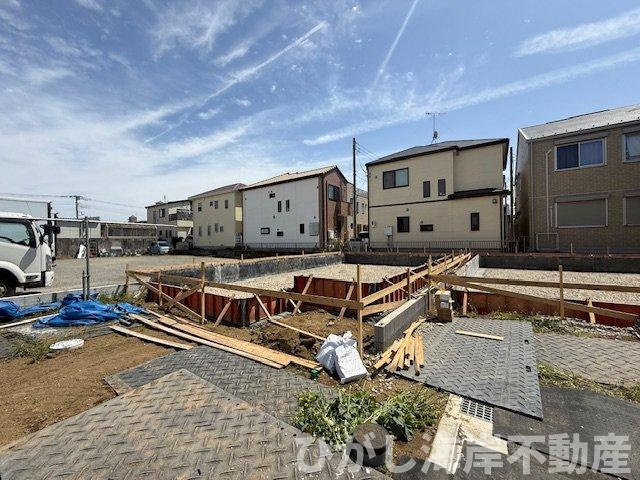 平塚市西真土1丁目 　新築戸建　全16棟の外観|4月18日撮影　建築中　現地外観