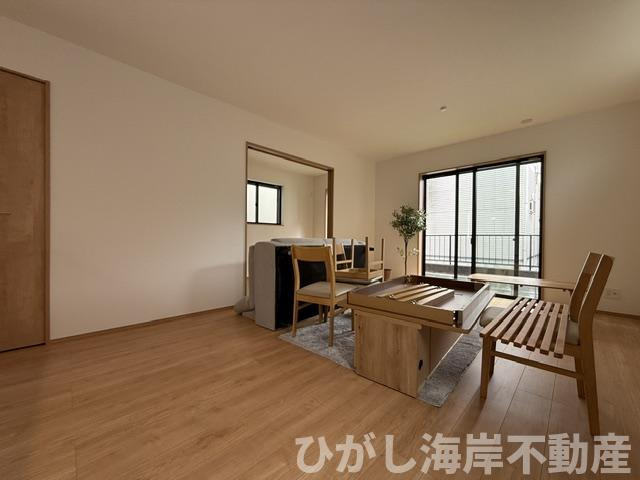 平塚市西真土1丁目 　新築戸建　全16棟の居間・リビング|17帖　LDK
