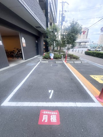 エスリード南堀江レジデンスの駐車場