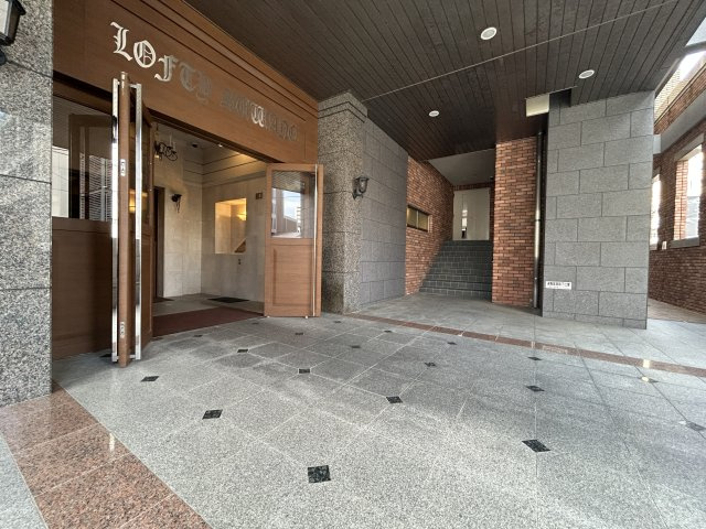 ロフティ諏訪野のエントランス
