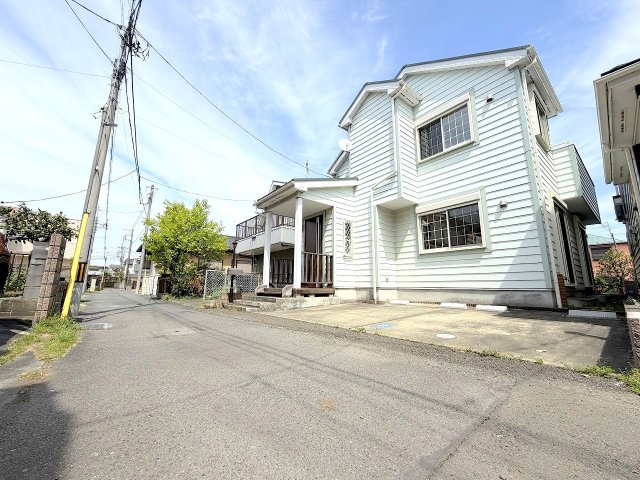 八王子市中野上町　リフォーム住宅の前面道路含む現地写真