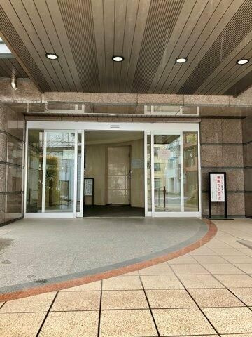 シャリエ日暮里のエントランス
