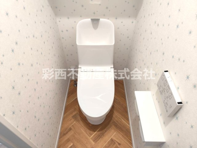 飯能市緑町　注文住宅のような新築戸建てのトイレ|2階のトイレもクロスのデザインがカワイイ