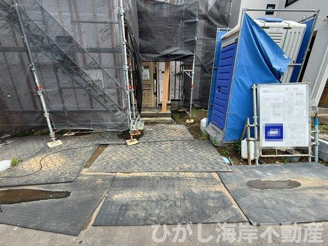 平塚市西真土1丁目 　新築戸建　全16棟の駐車場|6月15日撮影　工事中　駐車スペース