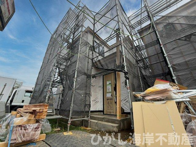 平塚市西真土1丁目 　新築戸建　全16棟の外観|6月15日撮影　建築中　現地外観
