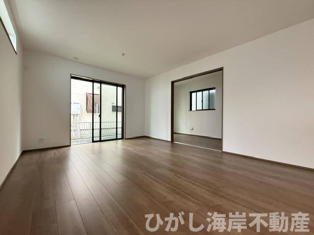 平塚市西真土1丁目 　新築戸建　全16棟の居間・リビング|17帖　LDK