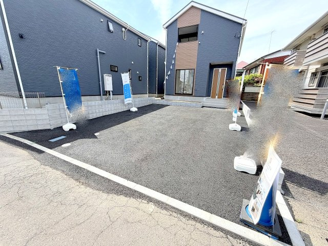 八王子市小宮町　新築戸建の駐車場