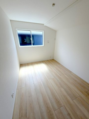 八王子市小宮町　新築戸建の洋室