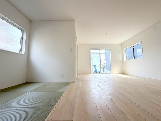 八王子市小宮町　新築戸建の居間・リビング
