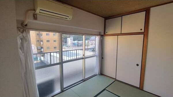 福住ビルの居間・リビング