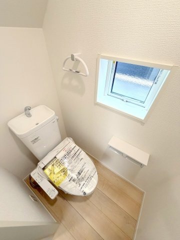 八王子市小宮町　新築戸建のトイレ